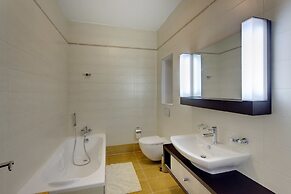 Seaview 3BR Apart inc Pool, Fort Cambridge Sliema