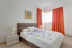 Seafront LUX Apart inc Pool, Upmarket Area