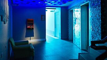 RedDoorz Plus near UV Mandaue Cebu