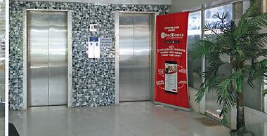 RedDoorz Plus near UV Mandaue Cebu