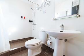 RedDoorz Plus near Naia Expressway