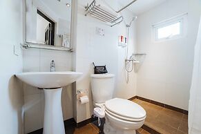 RedDoorz Plus near Naia Expressway