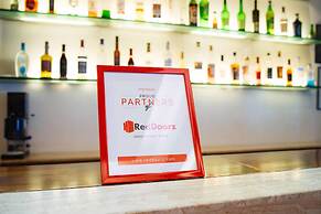 RedDoorz Plus near Naia Expressway