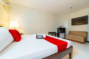 RedDoorz Plus near Naia Expressway