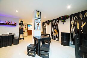 RedDoorz Plus near San Pedro Cathedral