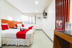 RedDoorz Plus near San Pedro Cathedral