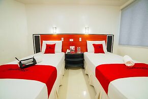 RedDoorz Plus near San Pedro Cathedral