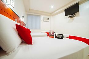 RedDoorz Plus near San Pedro Cathedral