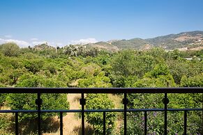 Important Group Villa Dream