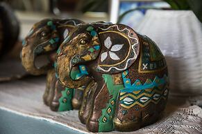 Important Group Villa Dream