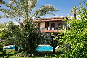 Important Group Villa Dream