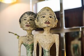 Important Group Villa Dream