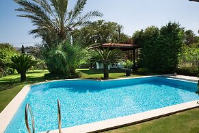 Important Group Villa Dream