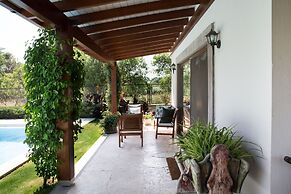 Important Group Villa Dream