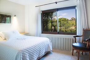 Important Group Villa Dream