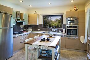 Important Group Villa Dream