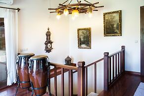 Important Group Villa Dream