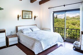 Important Group Villa Dream