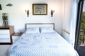 Important Group Villa Dream