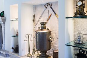 Important Group Villa Dream