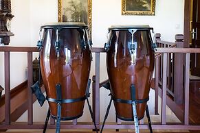 Important Group Villa Dream