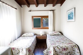 Important Group Villa Dream