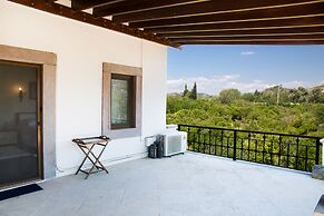 Important Group Villa Dream