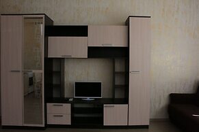 Apartment on Kamyshovaya 41, apt 2