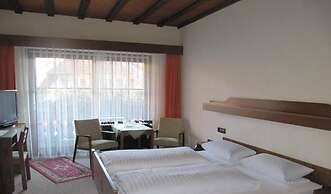 Hotel Restaurant Pension Krone Post
