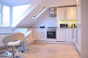 Stylish 2 Bed Apartment in West Hampstead