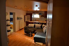 Ferien Bei Freunden Im Holzhaus