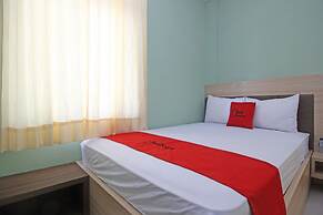 RedDoorz near Solo Balapan Station