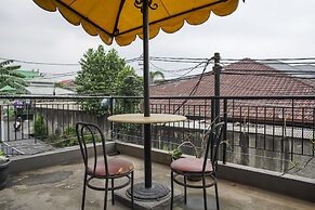 RedDoorz Plus near Dharmawangsa Square 2