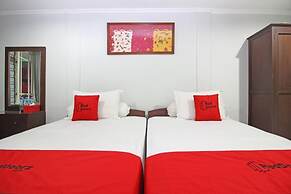 RedDoorz near Terminal Condong Catur