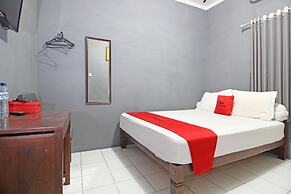 RedDoorz near Terminal Condong Catur