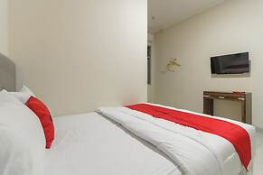 RedDoorz Plus near RS PMI Bogor