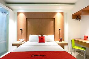 RedDoorz Apartment @ Bogor Valley