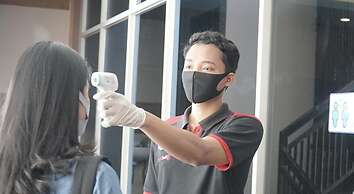 RedDoorz @ Jalan Biak Roxy Jakarta