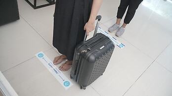 RedDoorz @ Jalan Biak Roxy Jakarta