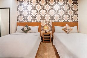 C'Lavie Hotel - Saigon Airport Hotel