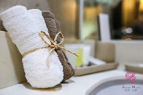 Luxury Condo 904 at The Padgett Place