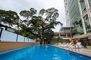 Luxury Condo 904 at The Padgett Place