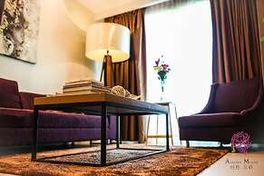 Luxury Condo 904 at The Padgett Place