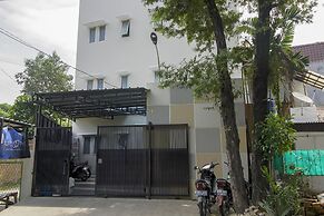 RedDoorz near Central Park Mall