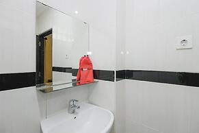 RedDoorz near Taman Samarendah