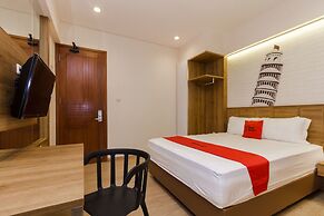 RedDoorz Plus @ CBD Bintaro