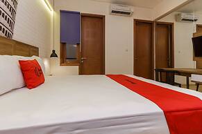 RedDoorz Plus @ CBD Bintaro