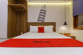 RedDoorz Plus @ CBD Bintaro