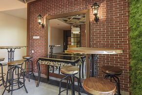 RedDoorz Plus @ CBD Bintaro