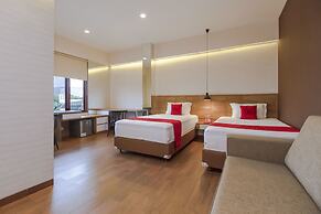 RedDoorz Plus @ CBD Bintaro